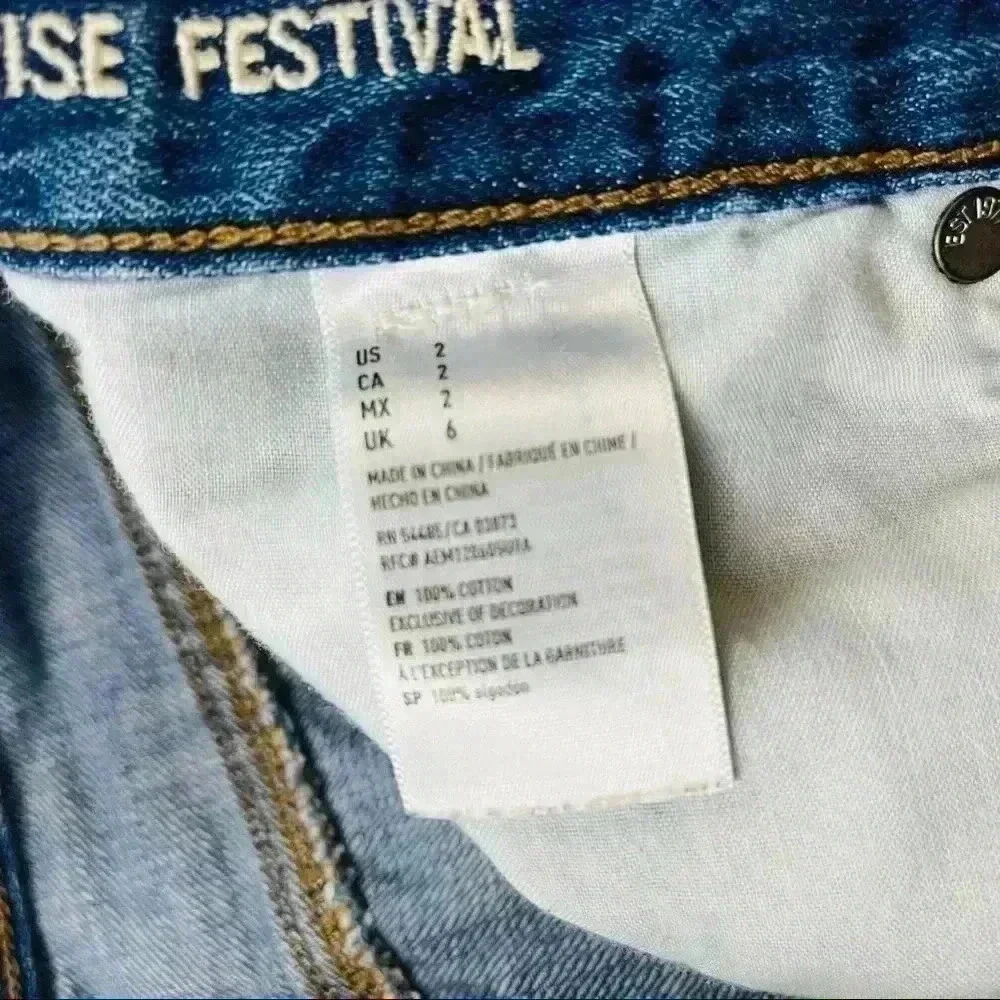 American Eagle Highrise Festival Patchwork‎ Distressed Frayed Denim Short Size 2